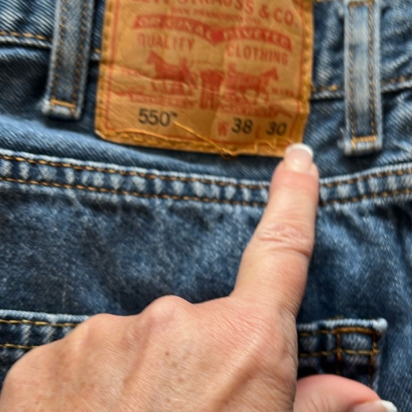 Men’s Levi’s 550s, 38x30 - Picture 3 of 4